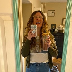 Meet your Posher, Amanda